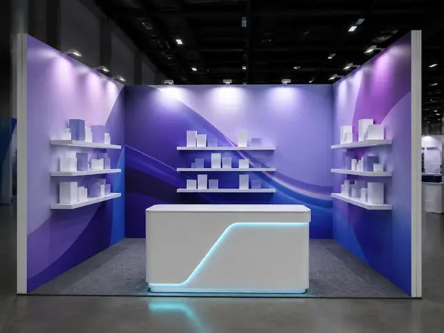 Stand con exhibición de producto para lanzamiento